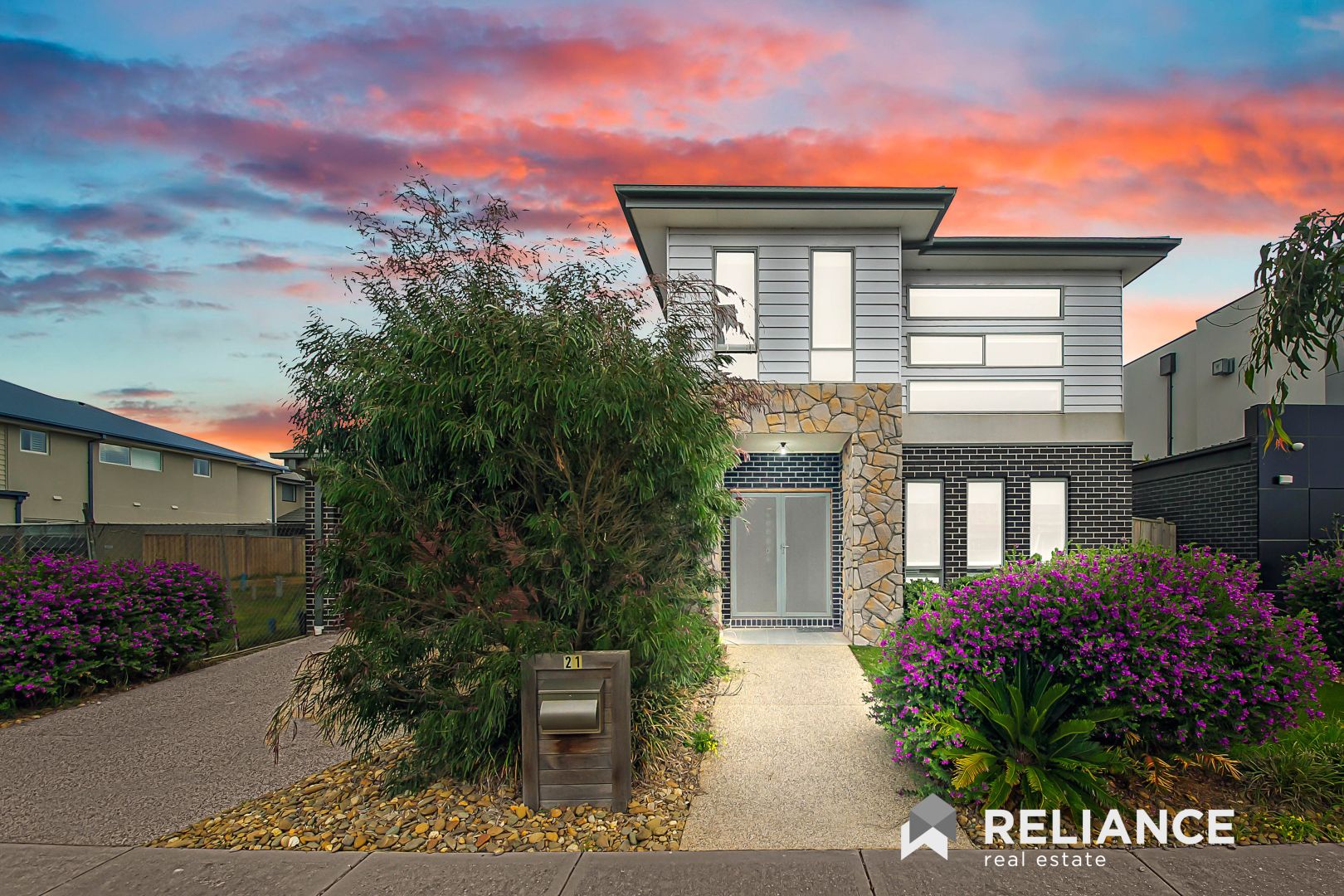 21 Starboard Way, Werribee South Property History & Address Research