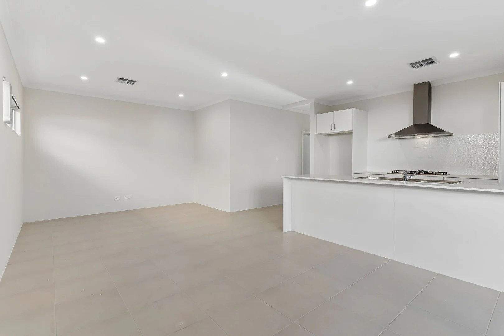 Additional image 4 of 13A Oakland Avenue, Cloverdale WA 6105