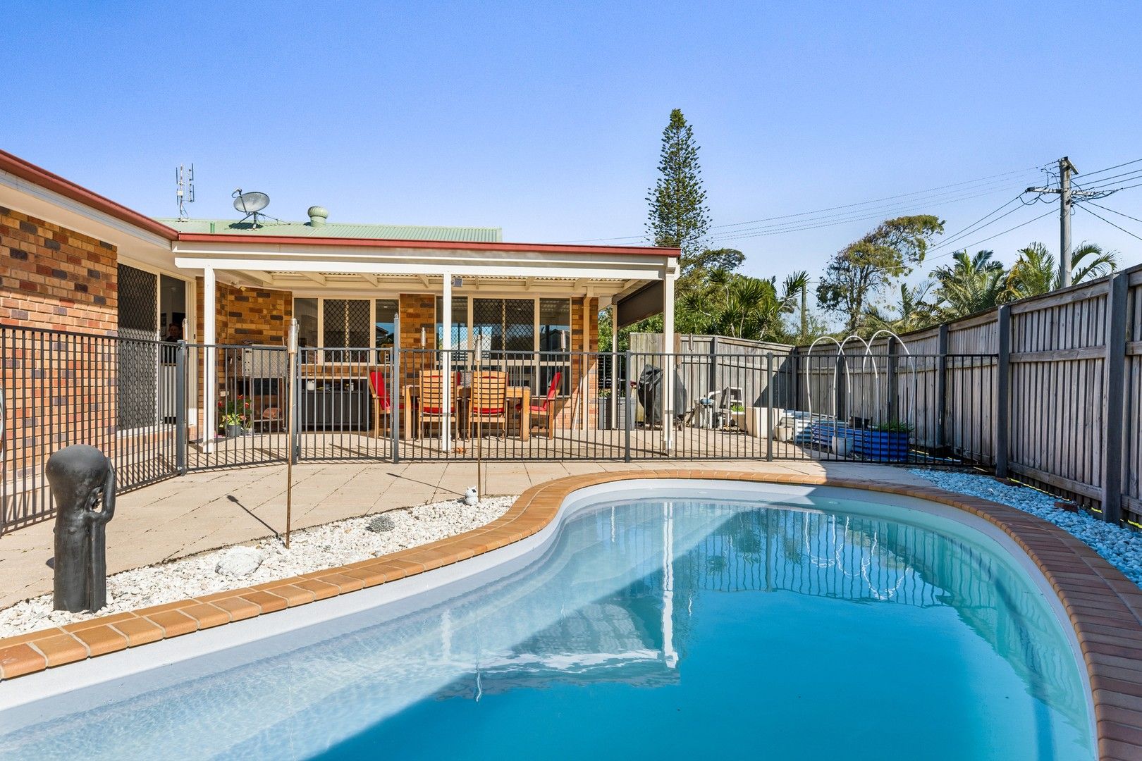 4 bedrooms House in 12 Willow Crescent MARCOOLA QLD, 4564