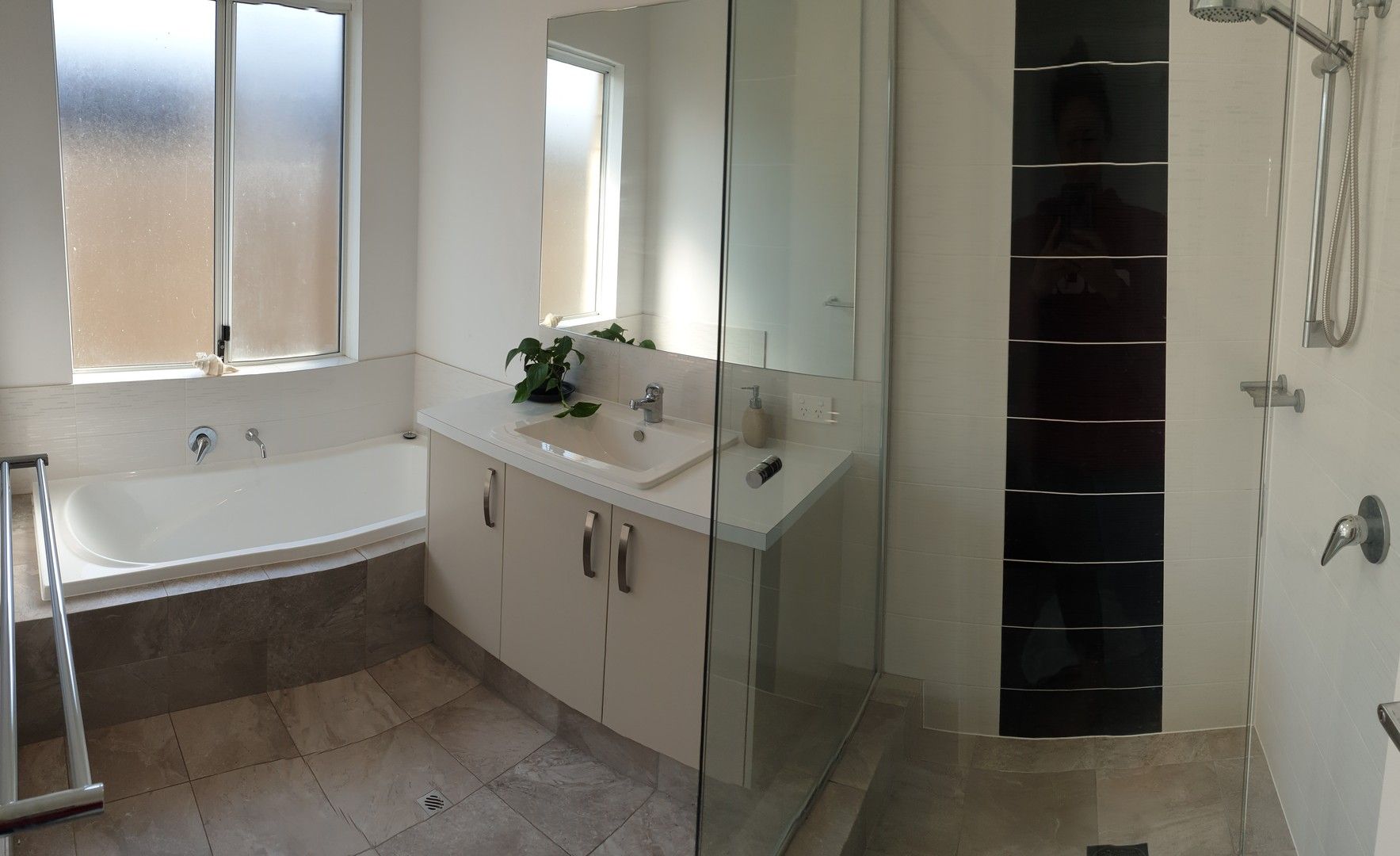 4 bedrooms House in Hampshire Way BALDIVIS WA, 6171