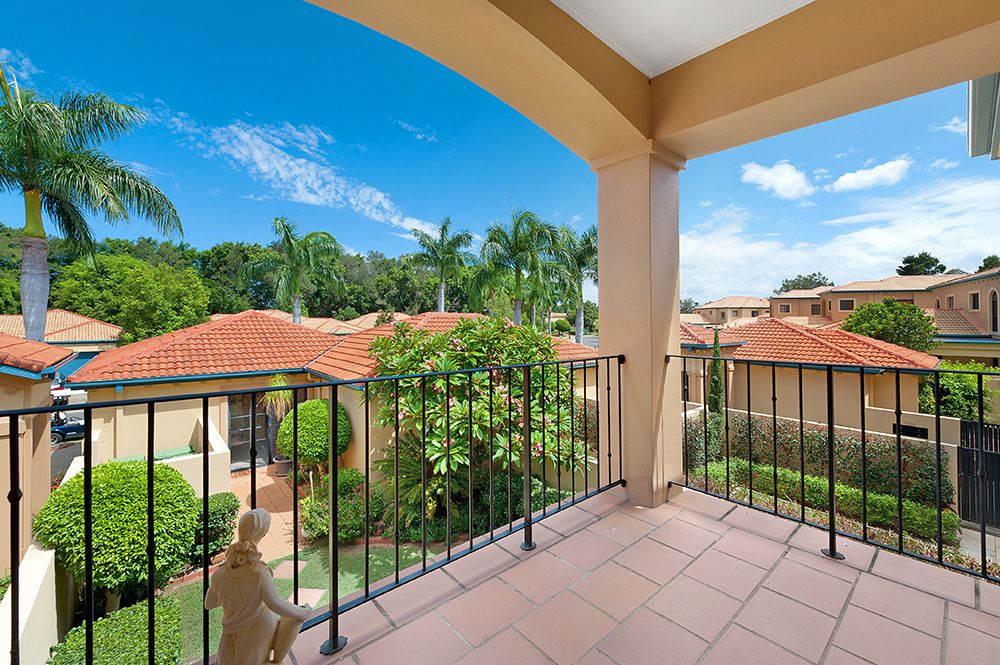 3214 Palladian Drive, Hope Island QLD 4212, Image 2