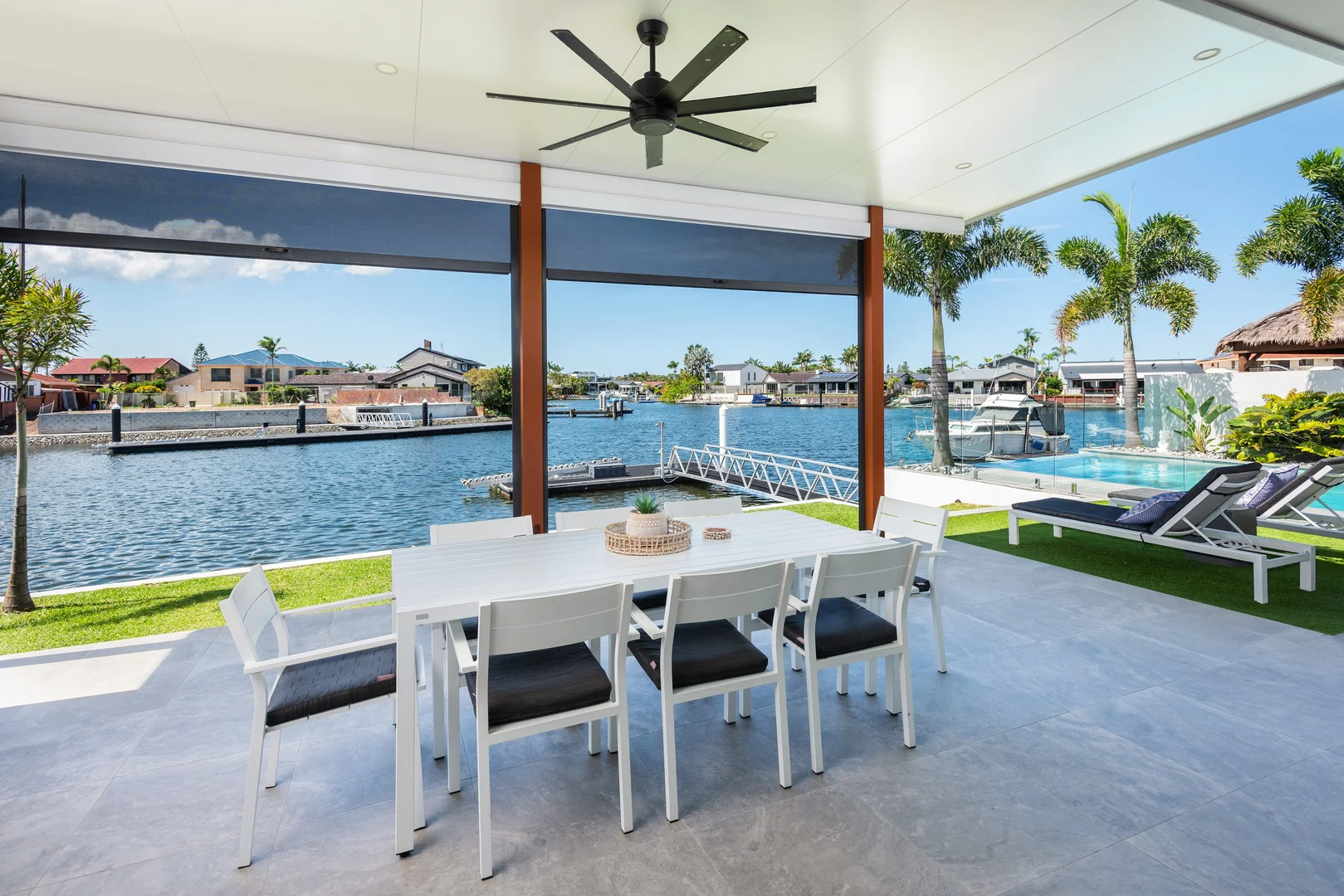 16 Erave Avenue, Runaway Bay QLD 4216