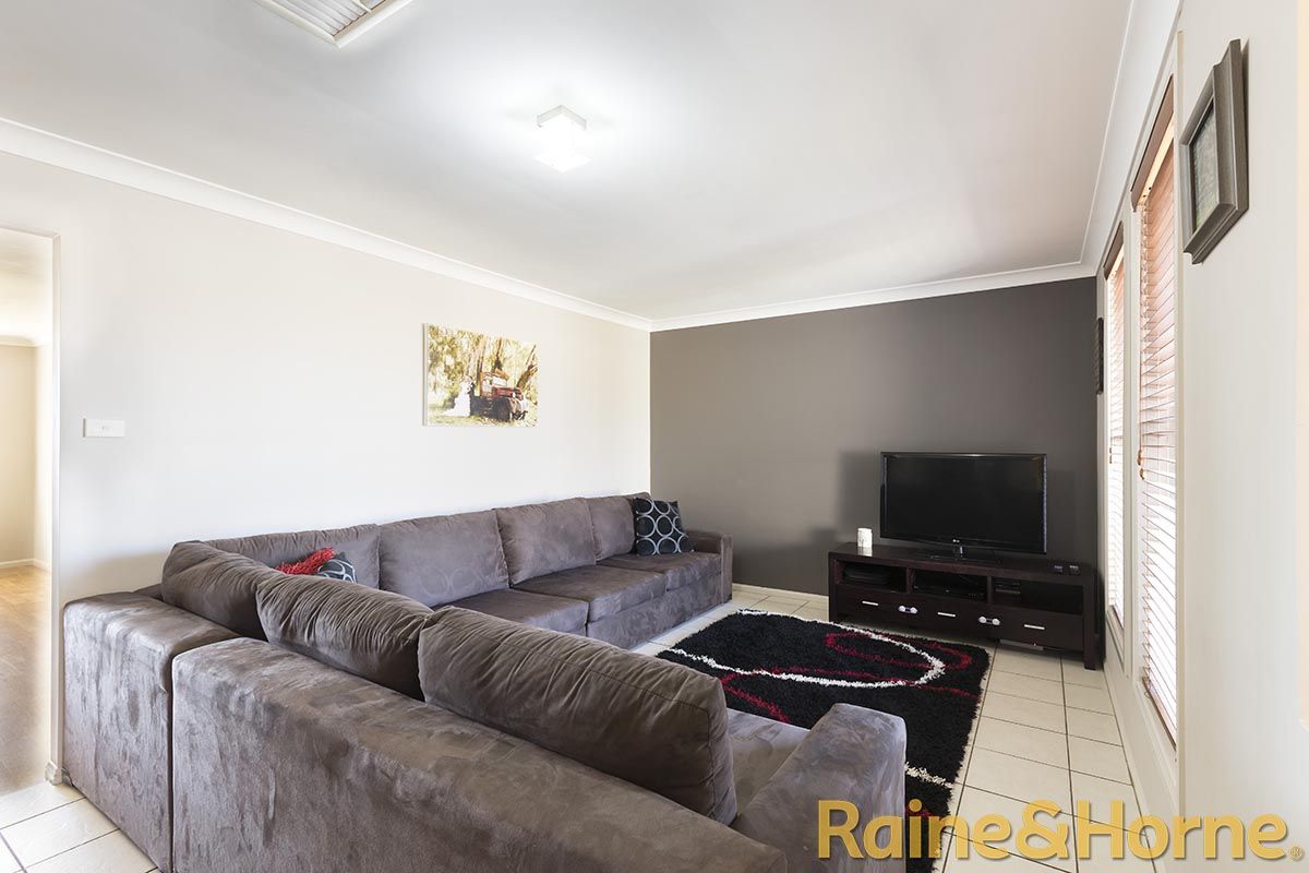 100 Twickenham Drive, Dubbo NSW 2830, Image 1