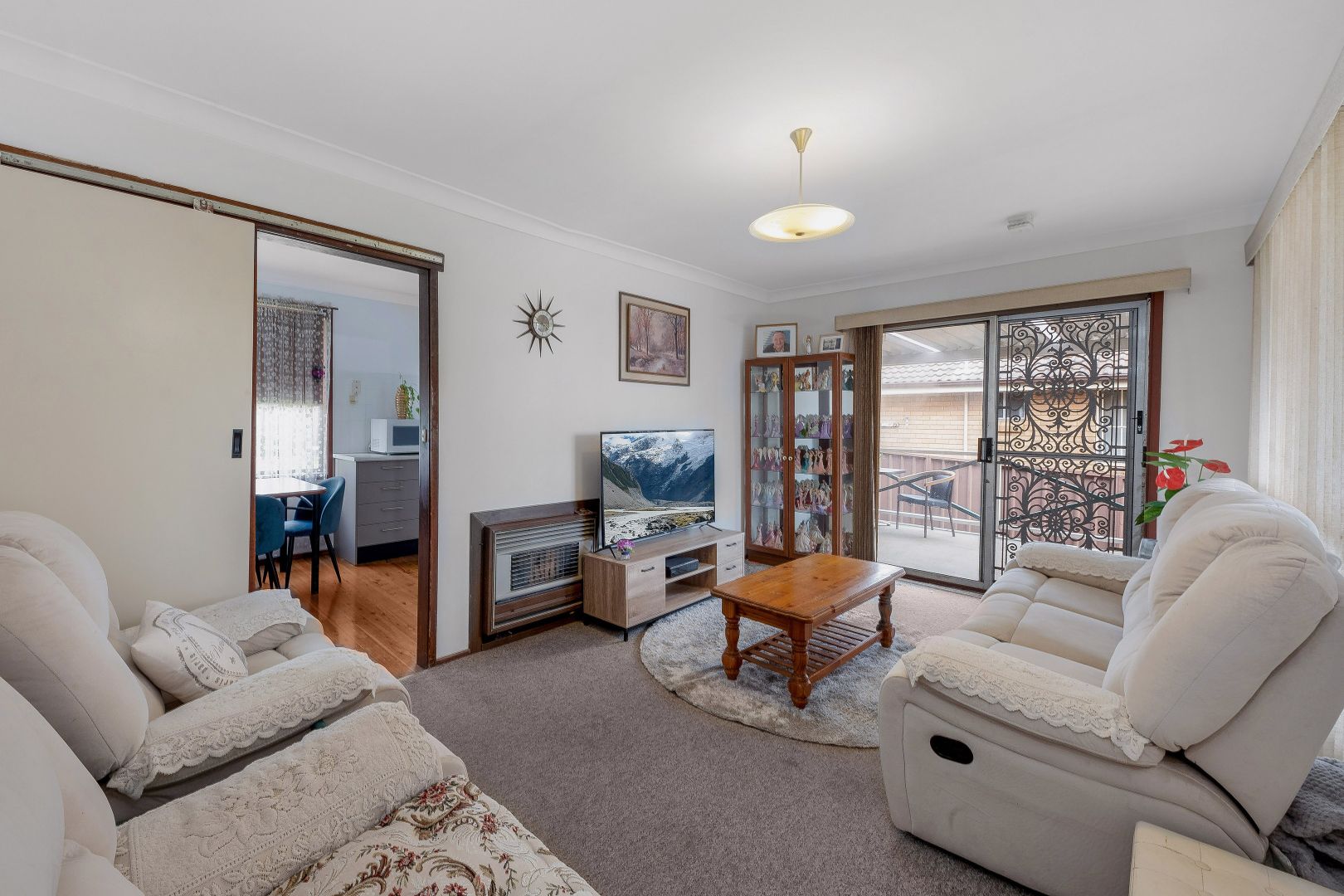 17 Whitemore Avenue, Georges Hall NSW 2198, Image 2