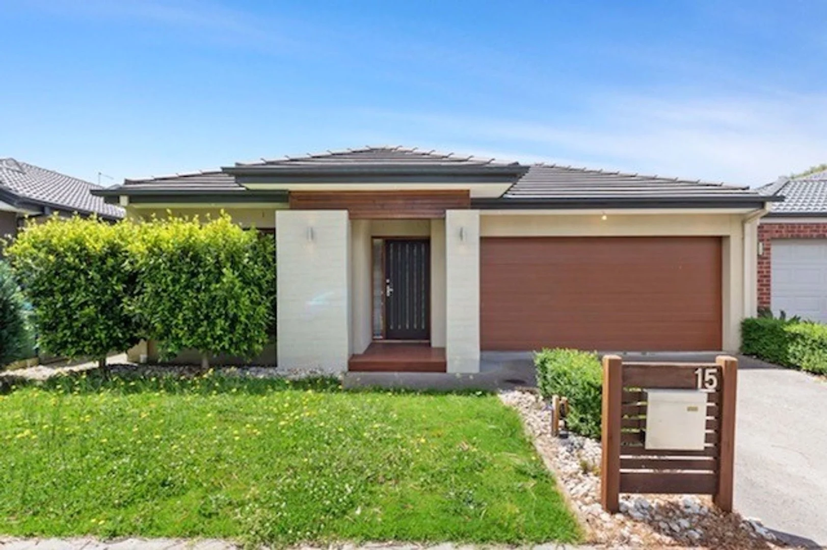 15 Howden Street, Cranbourne East VIC 3977
