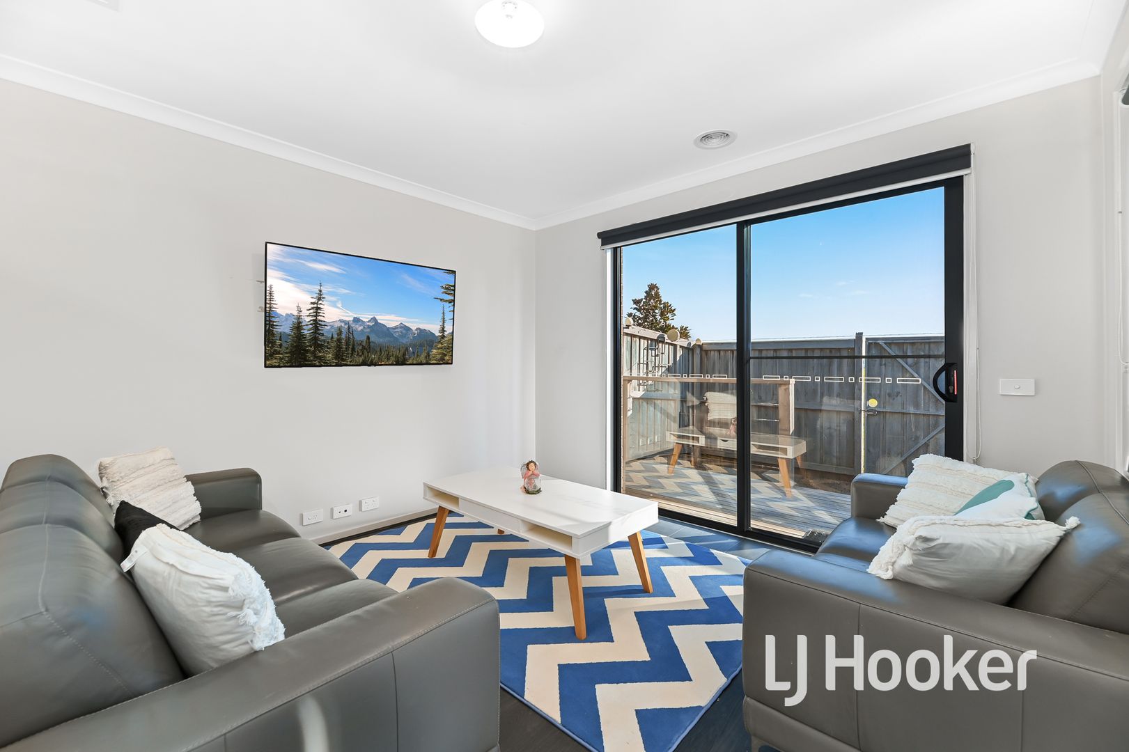 22 Forton Crescent, Cranbourne West VIC 3977, Image 1