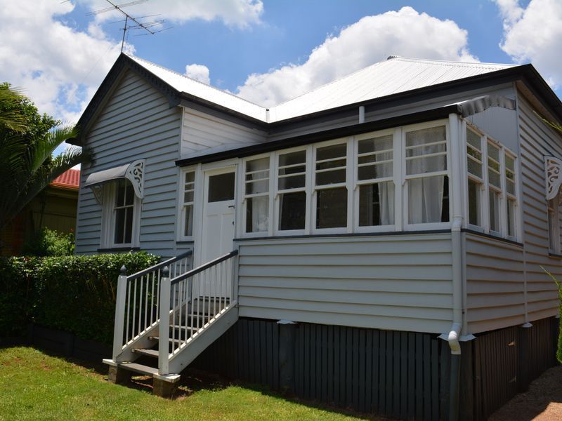 3 bedrooms House in 82 Hume Street NORTH TOOWOOMBA QLD, 4350