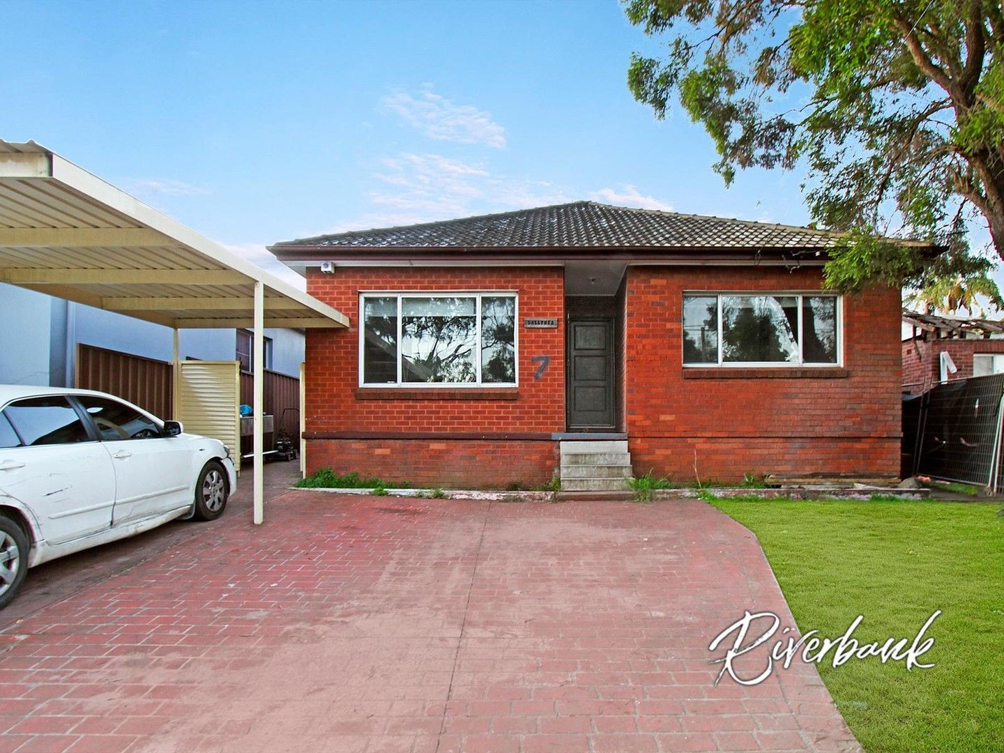 5 bedrooms House in 7 Merrylands Road MERRYLANDS NSW, 2160