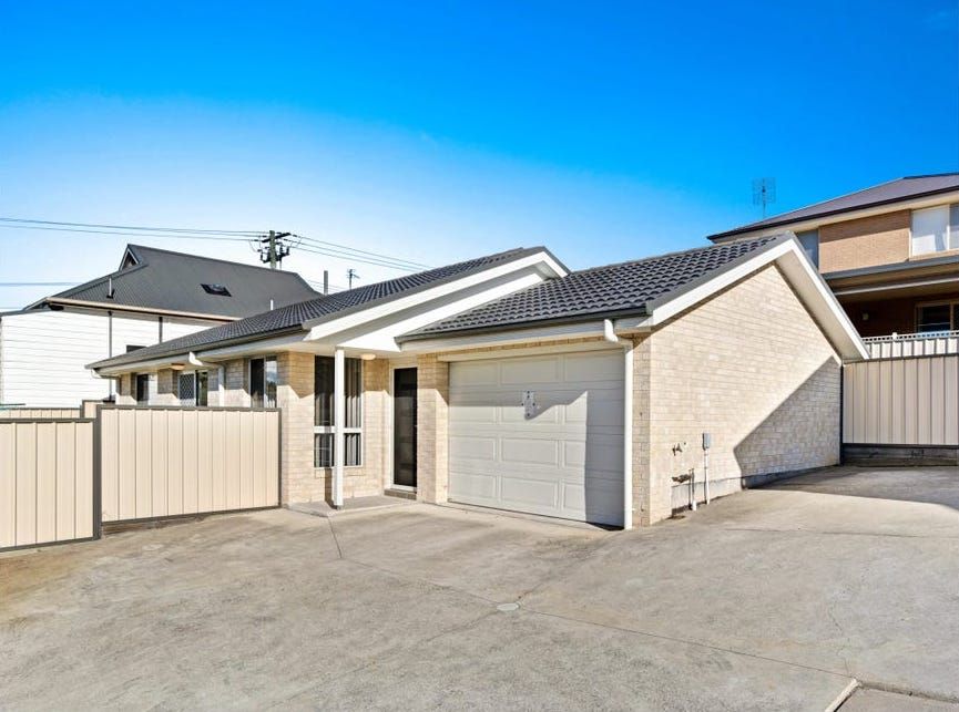 2 bedrooms Villa in 4/24 Queen Street RUTHERFORD NSW, 2320