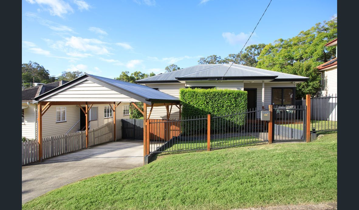 4 bedrooms House in 23 Julie Street INDOOROOPILLY QLD, 4068