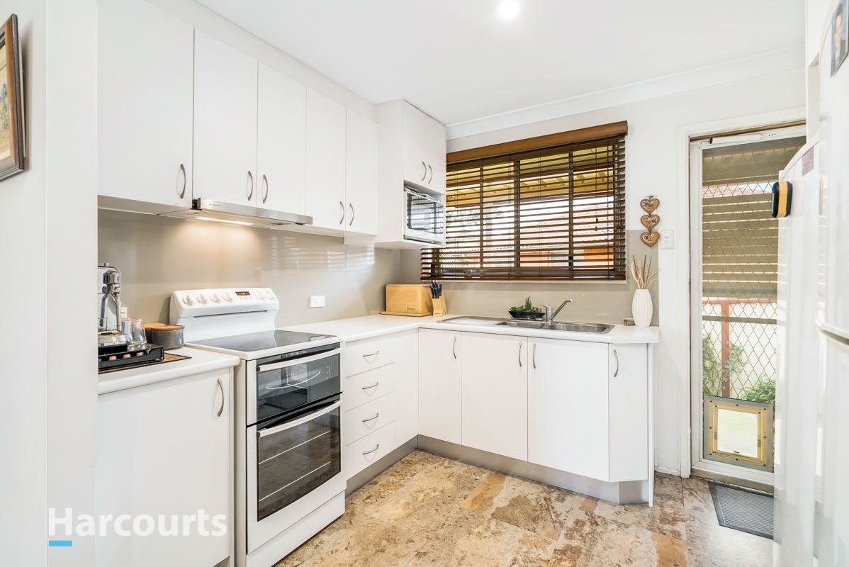 6 Ives Court, St Clair NSW 2759, Image 2