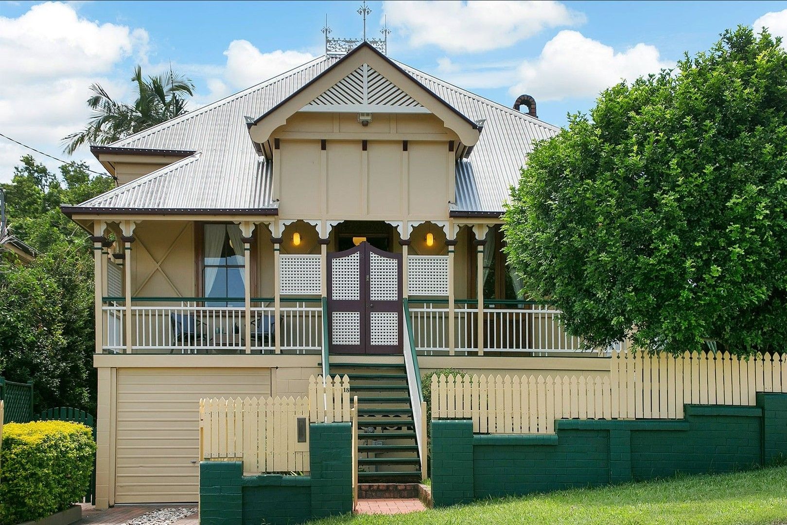 3 bedrooms House in 18 Dacre St TOOWONG QLD, 4066