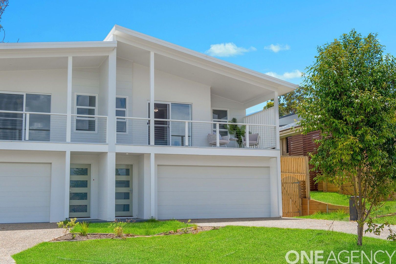 3 bedrooms Townhouse in 10a Octagonal Rise PORT MACQUARIE NSW, 2444