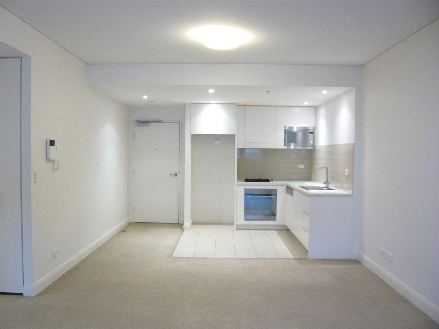 2 bedrooms Apartment / Unit / Flat in 101 Forest Road HURSTVILLE NSW, 2220