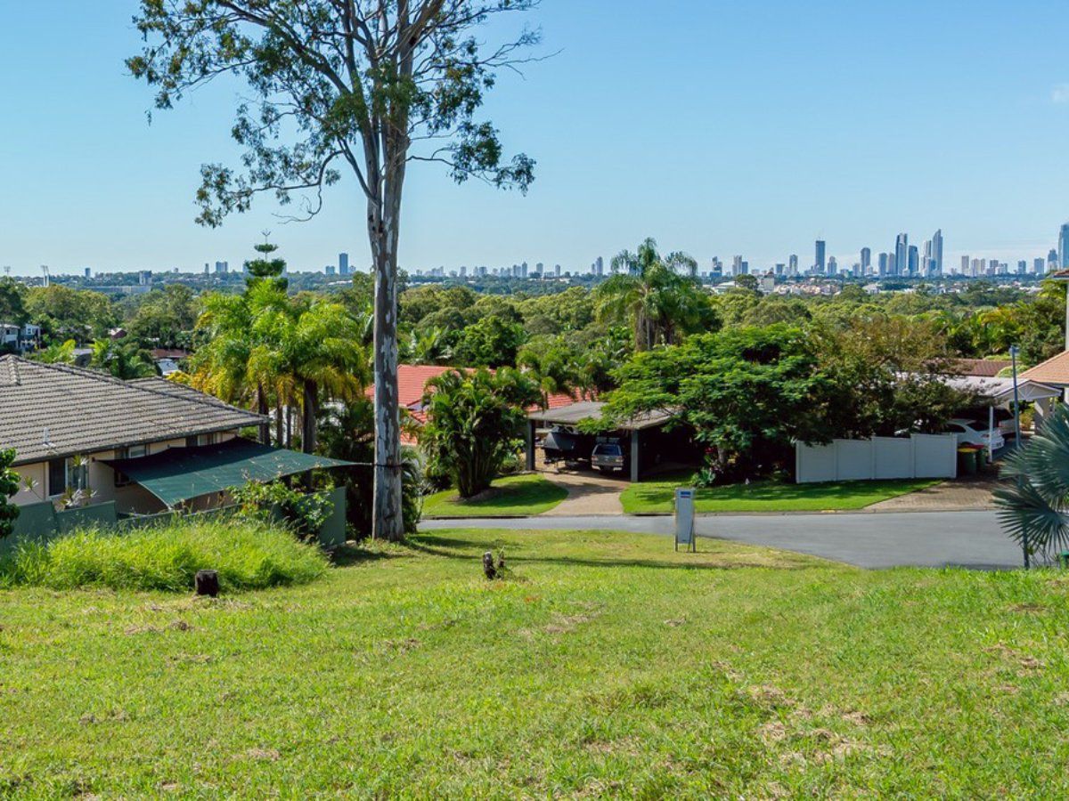 5 Bretton Court, Carrara QLD 4211, Image 2