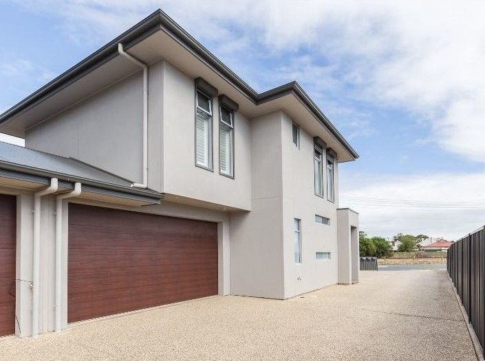 3 bedrooms Townhouse in 1/30 West Lakes Boulevard ALBERT PARK SA, 5014