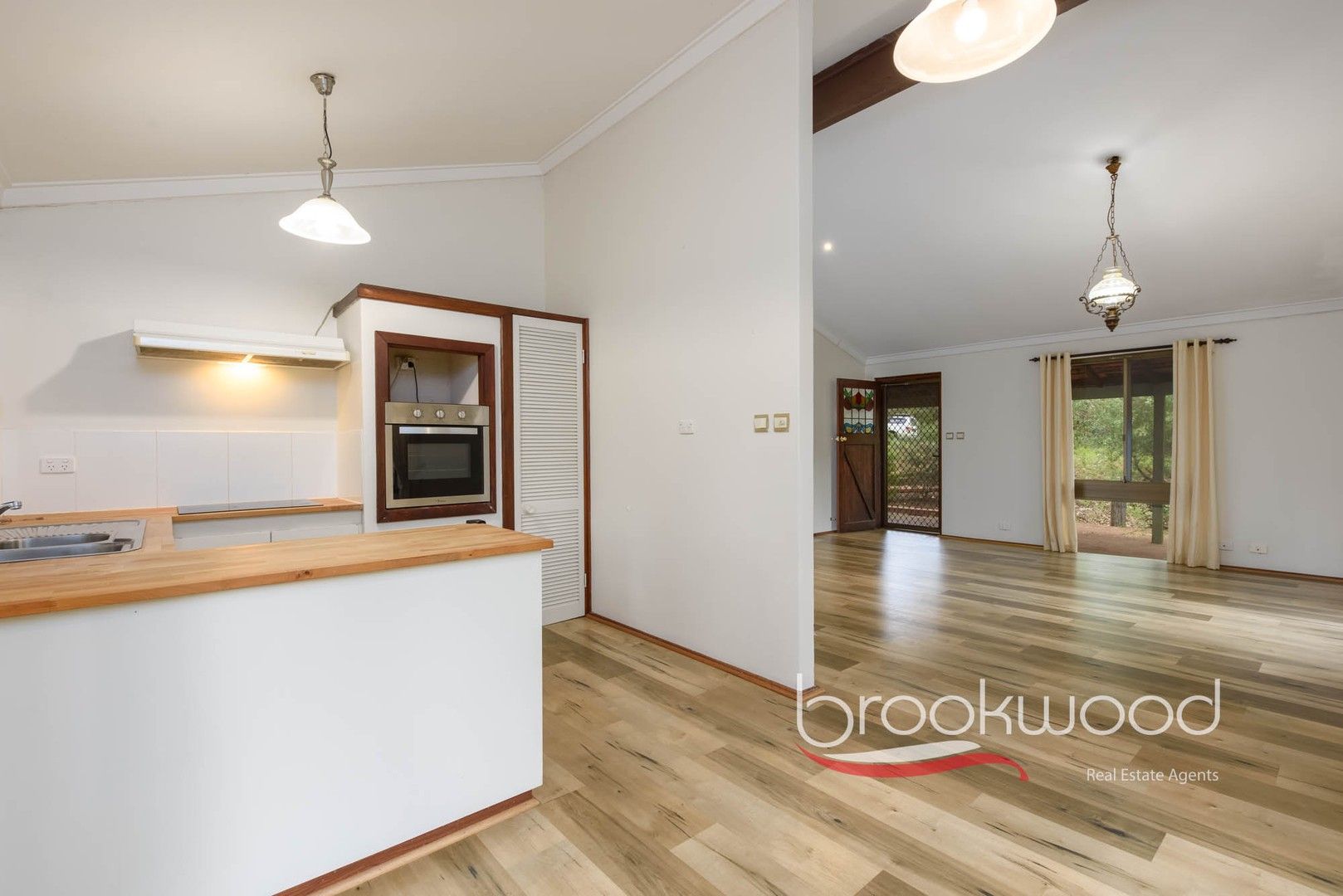 16 Burkinshaw Road, Glen Forrest WA 6071, Image 0