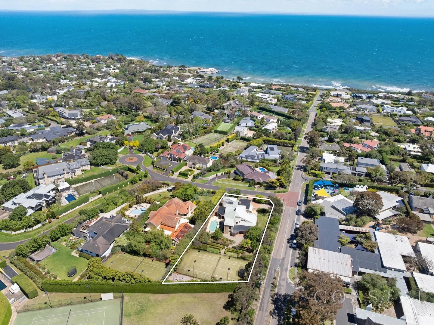 1 Almeria Court, Mount Eliza VIC 3930