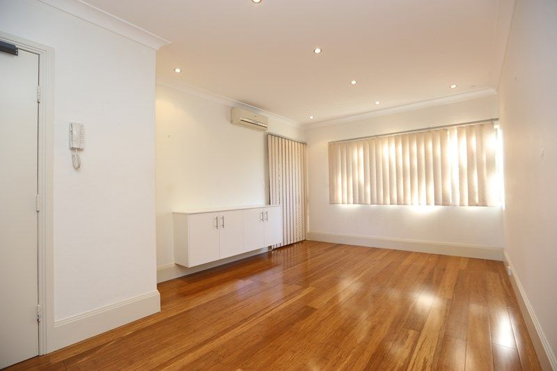 2 bedrooms Apartment / Unit / Flat in 15/2 Finday Avenue ROSEVILLE NSW, 2069