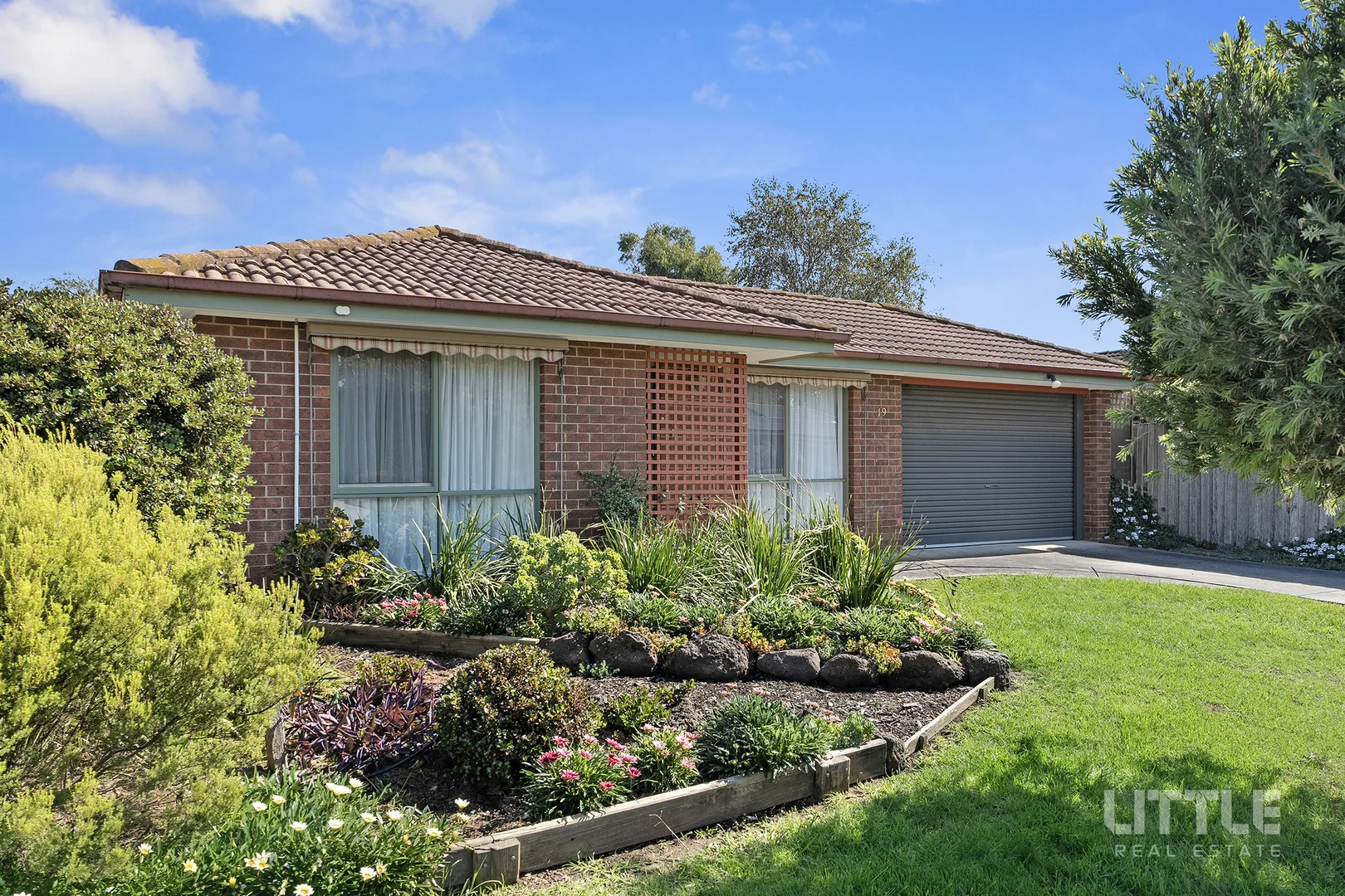 19 Megan Close, Cranbourne West VIC 3977