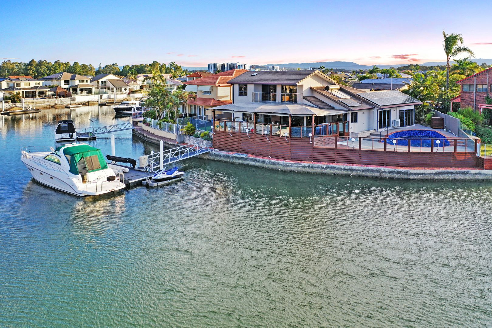 8 Lobster Pot Place, Runaway Bay QLD 4216, Image 1