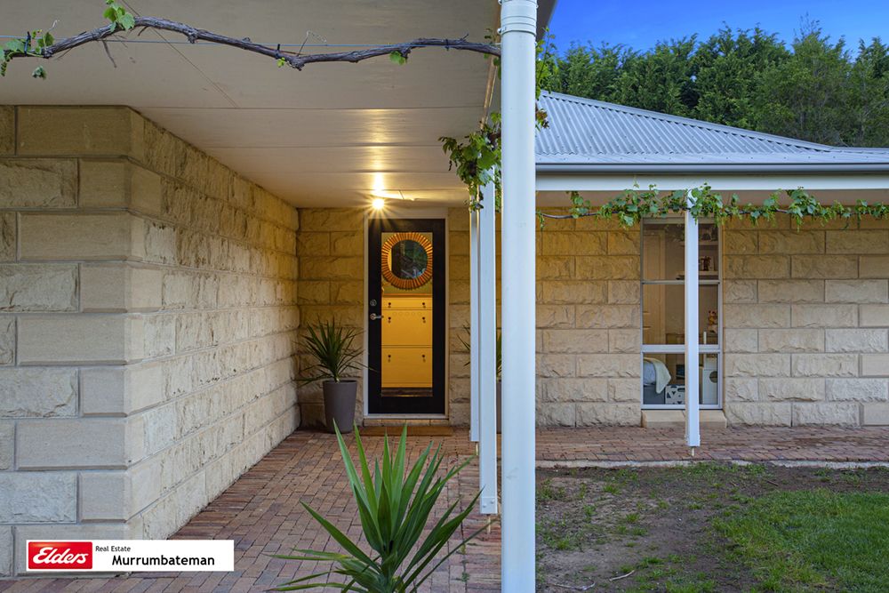 8 Suffolk Avenue, Murrumbateman NSW 2582, Image 2