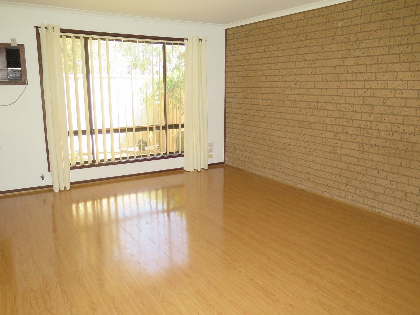 5/33 Wren Street, Mount Austin NSW 2650, Image 2