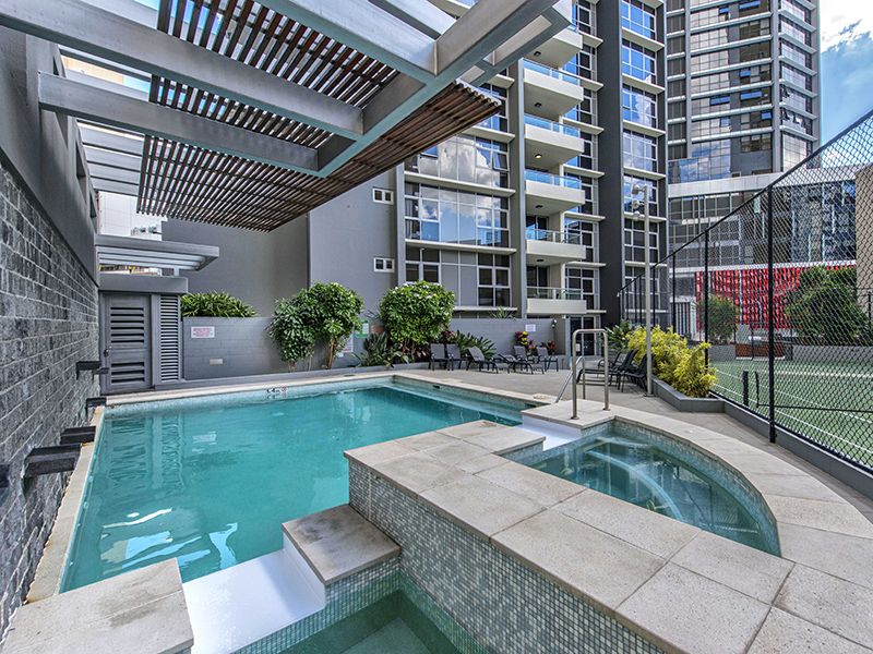 30 Macrossan St, Brisbane City QLD 4000 Domain
