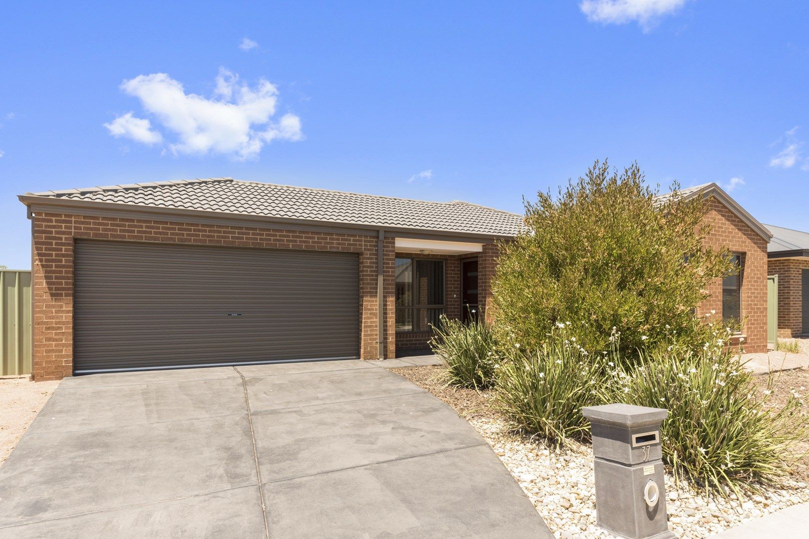 37 McMeeken Way, Epsom VIC 3551, Image 0