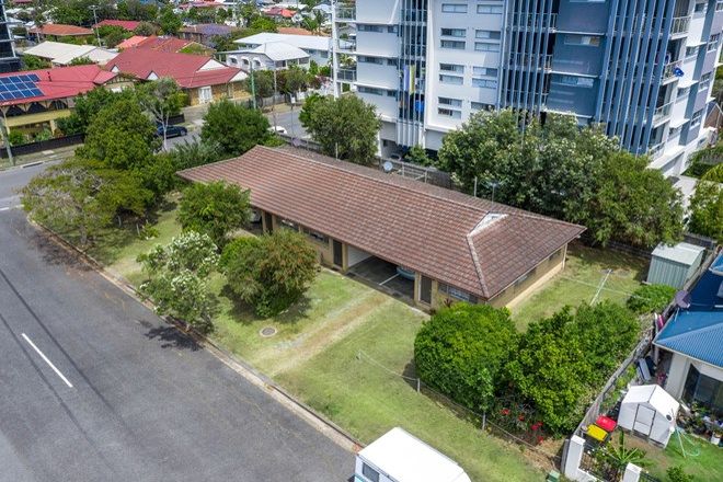 Picture of 61 Ronald Street, WYNNUM QLD 4178