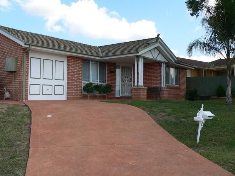 7 Dutba Place, Glenmore Park NSW 2745