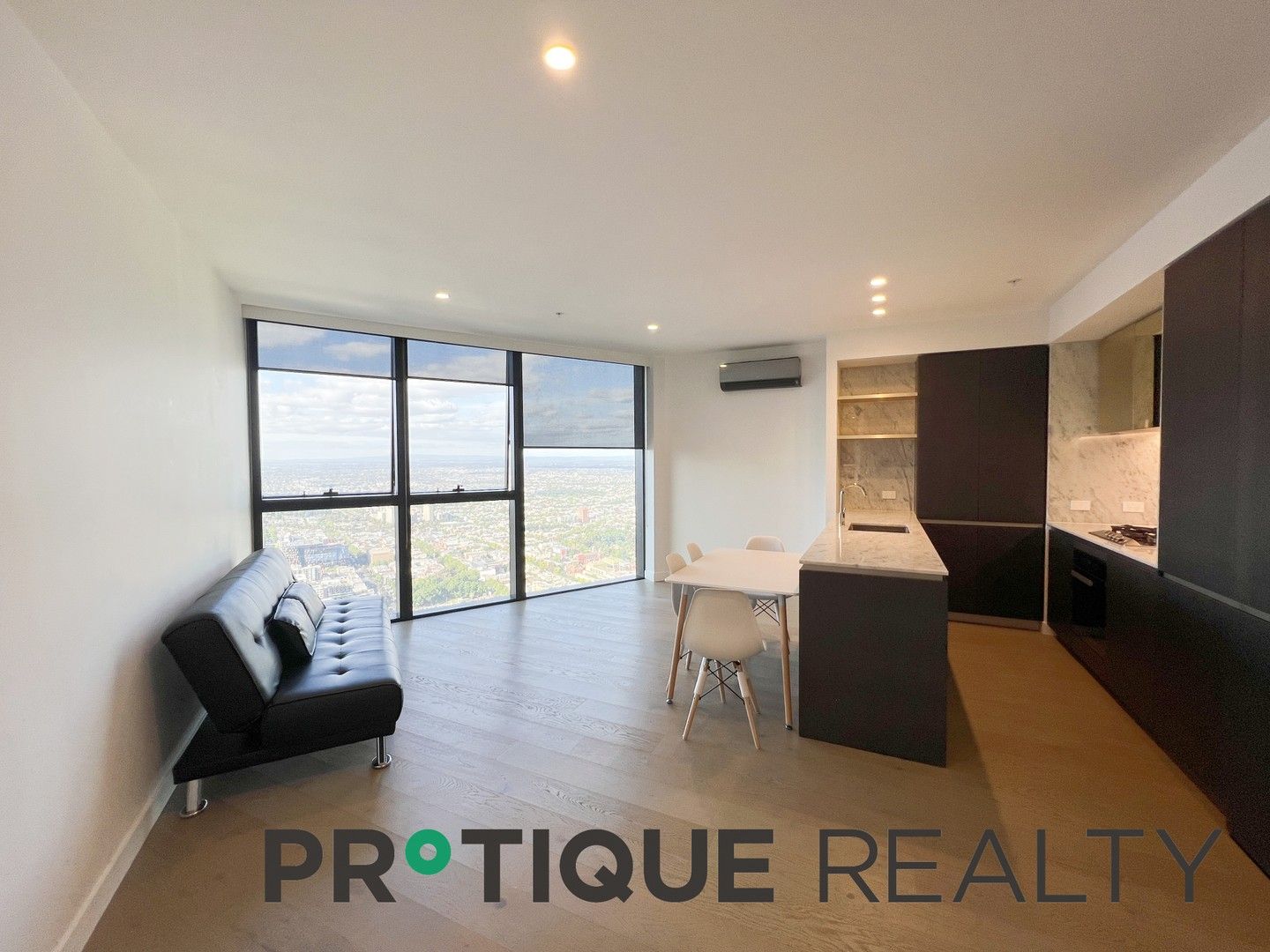 2 bedrooms Apartment / Unit / Flat in 7305/228 La Trobe Street MELBOURNE VIC, 3000