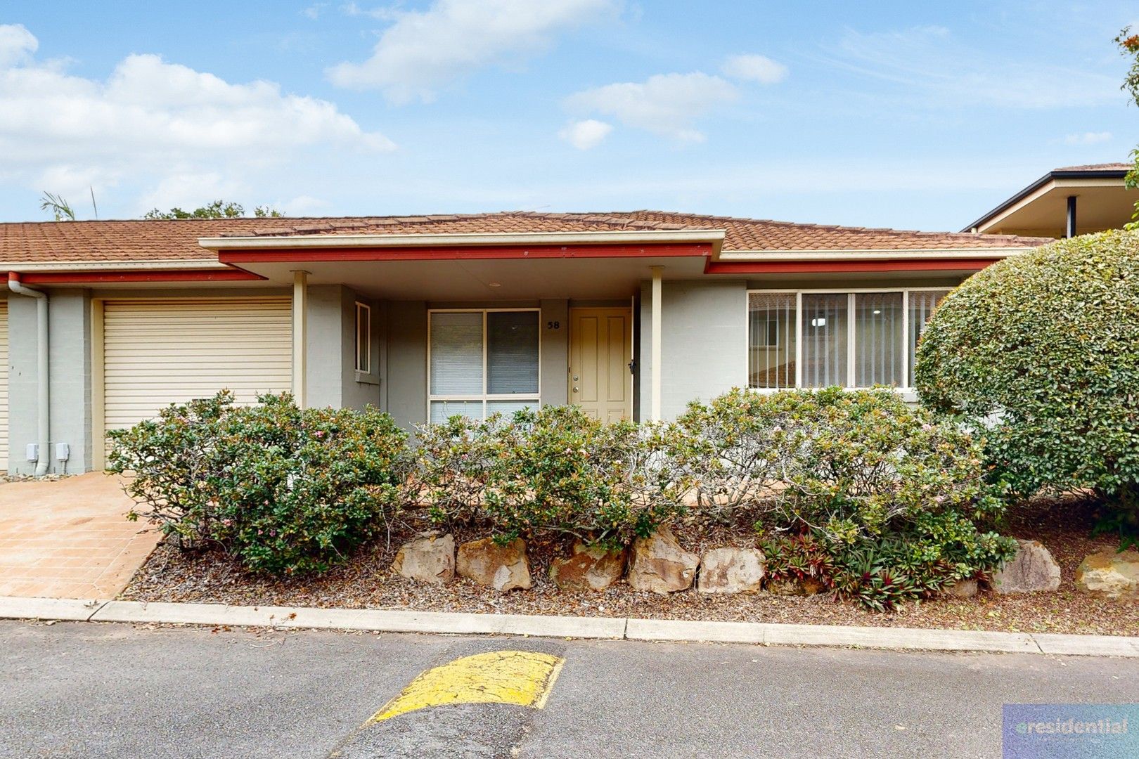 3 bedrooms Townhouse in 58/25 Buckingham Place EIGHT MILE PLAINS QLD, 4113