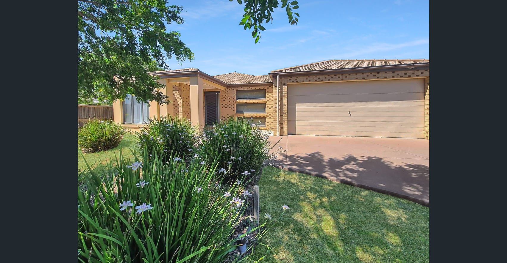 4 bedrooms House in 2 Tenterfield Place TARNEIT VIC, 3029
