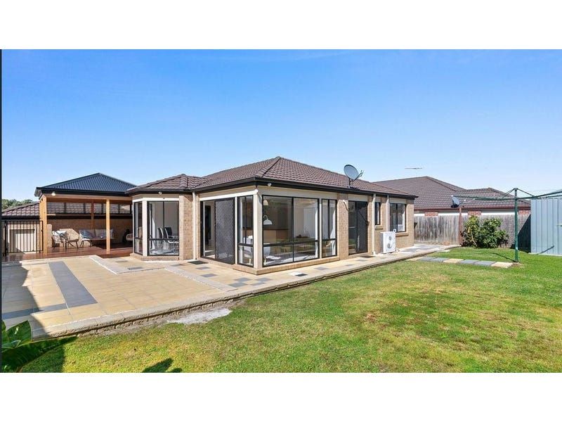 25 Paula Way, Chirnside Park VIC 3116 House For Rent 680 Domain