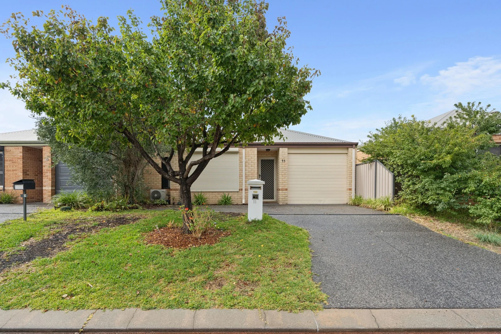 11 Warrilow Loop, Canning Vale WA 6155