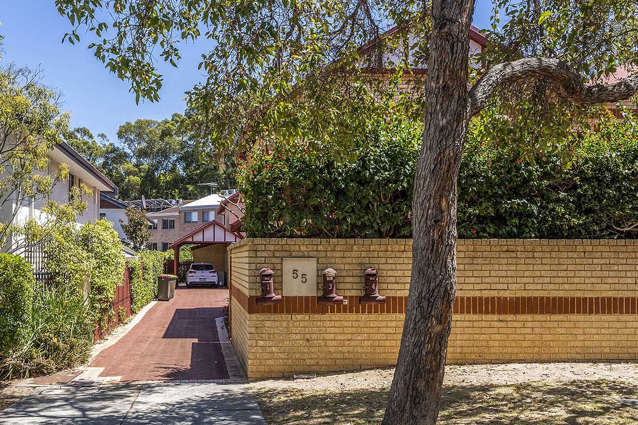 3 bedrooms Townhouse in 4/55 Troy Terrace JOLIMONT WA, 6014