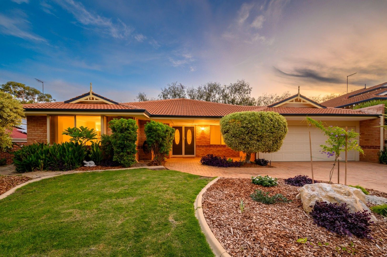 4 bedrooms House in 27 Magnetic Square HALLS HEAD WA, 6210