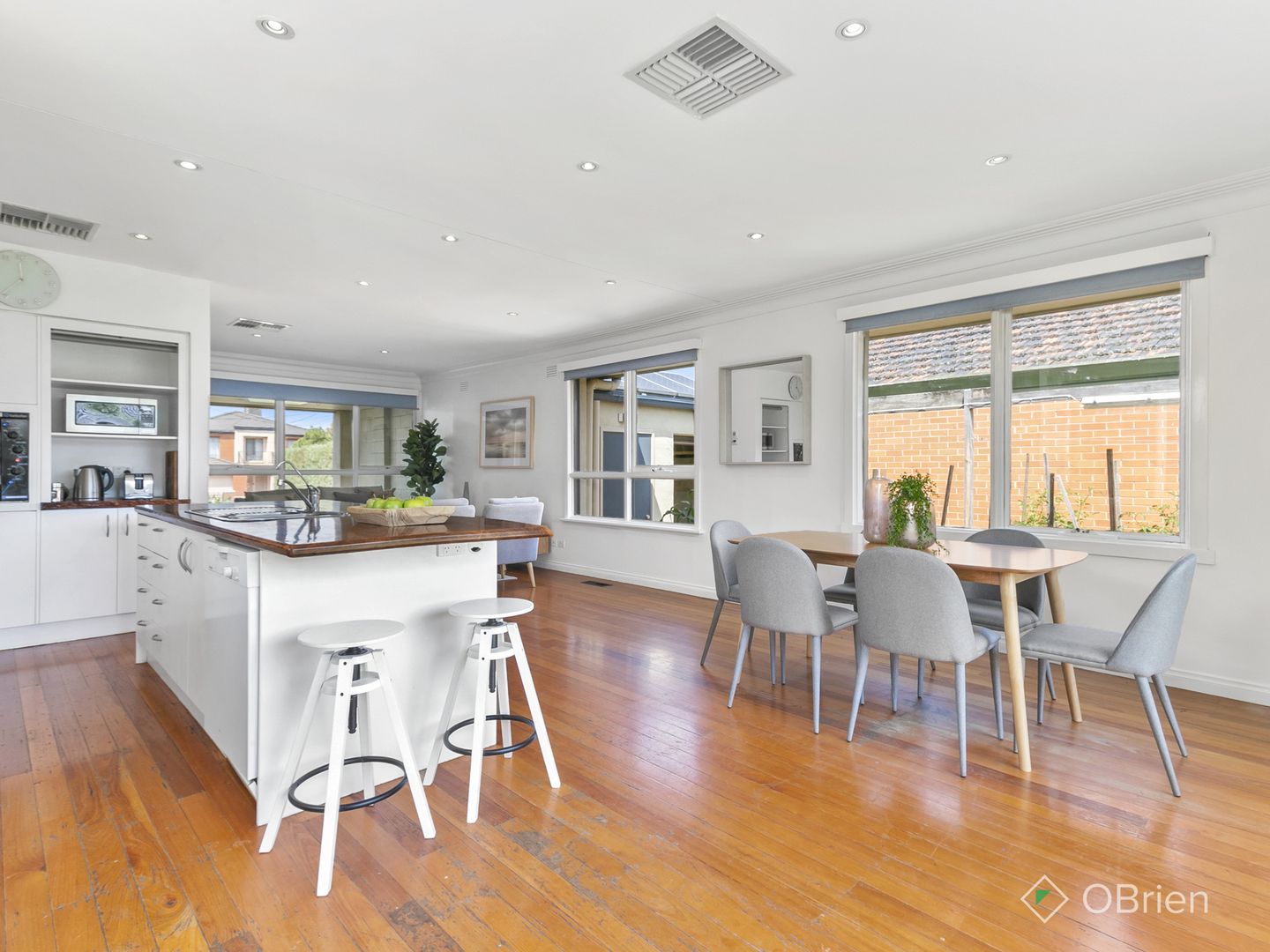 23 Folkestone Road, Glen Waverley VIC 3150, Image 2