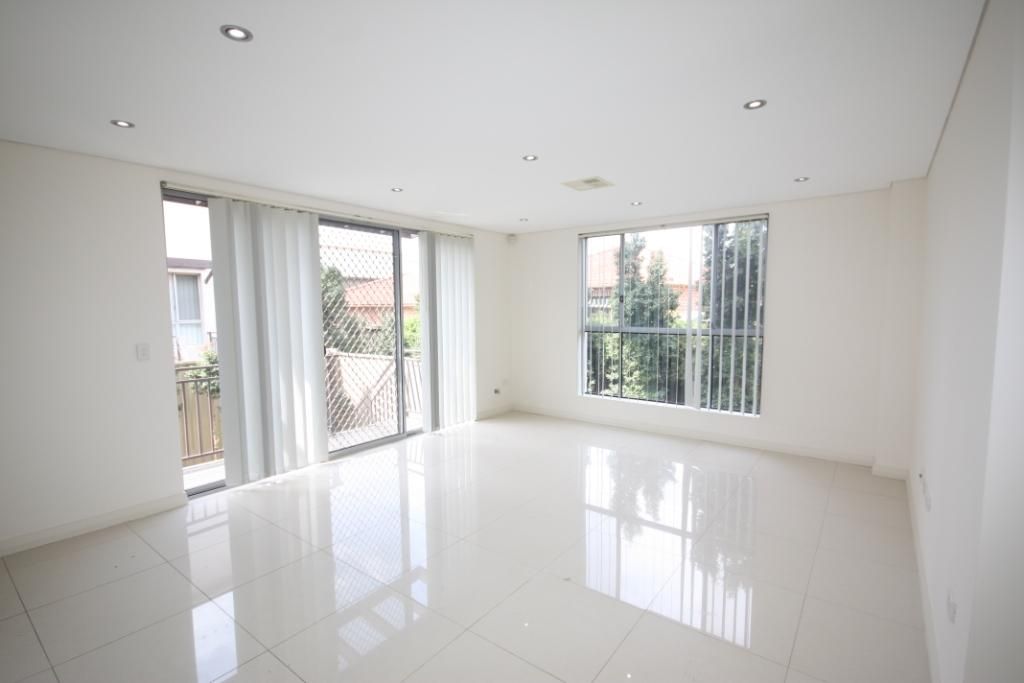 4 bedrooms Townhouse in 9/183-185 John Street LIDCOMBE NSW, 2141