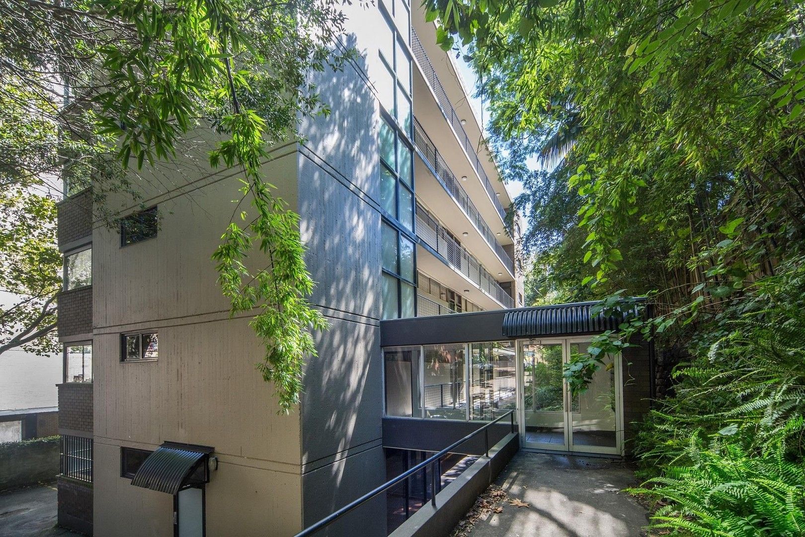 1 bedrooms Apartment / Unit / Flat in 13/80 Elizabeth Bay Road ELIZABETH BAY NSW, 2011