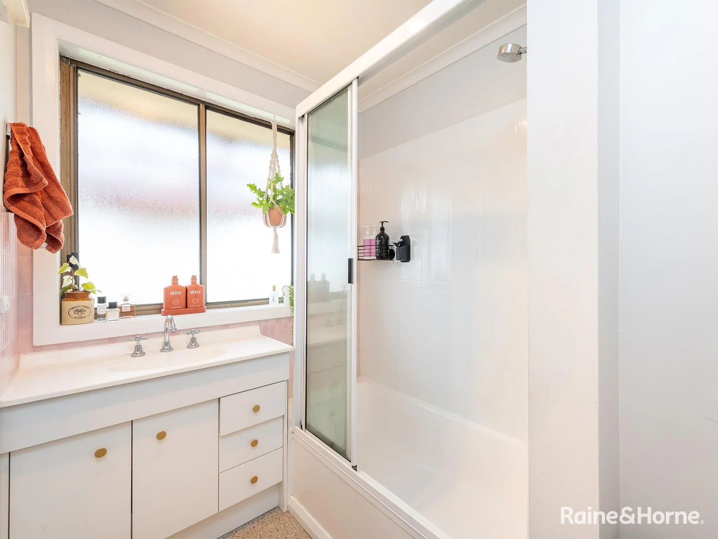 Additional image 8 of 2/6 Flowerpot Crescent, Blackmans Bay TAS 7052