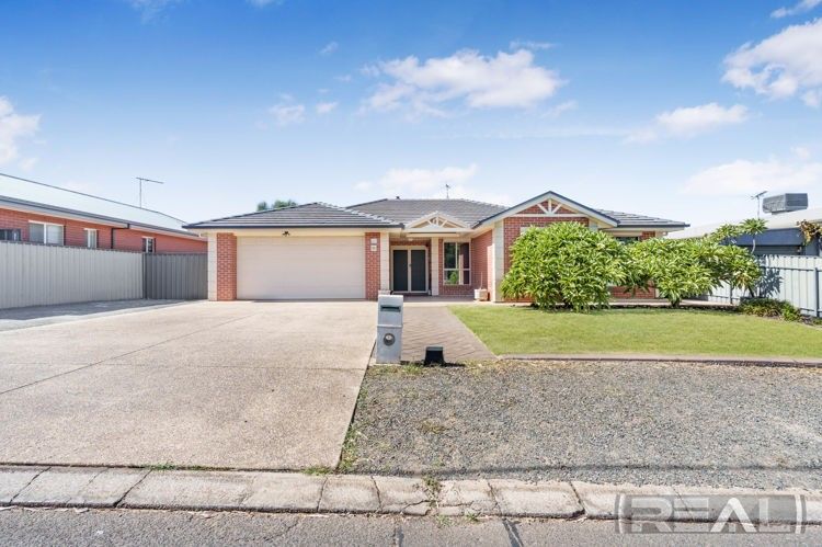 11 Barber Street, Willaston SA 5118, Image 0