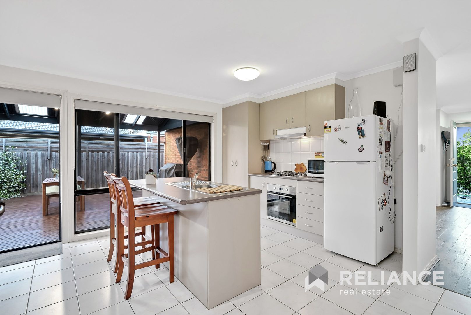 8 Everwin Drive, Werribee VIC 3030, Image 2