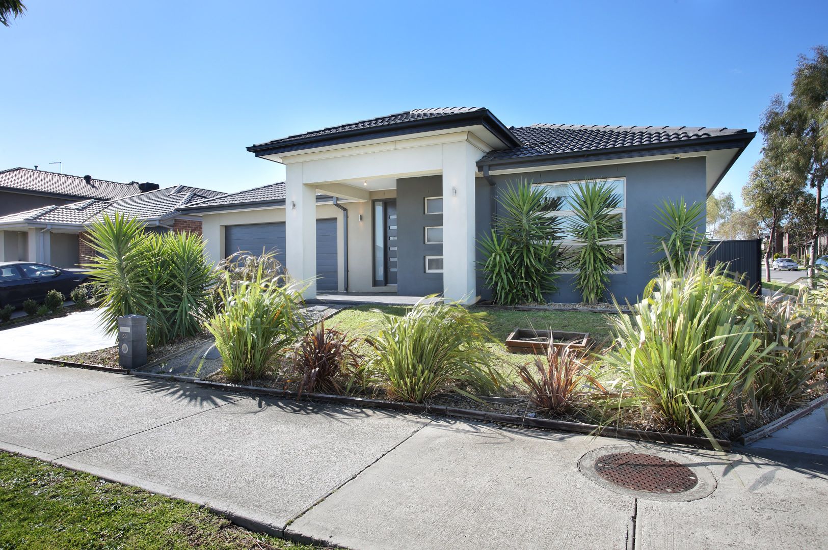 33 Selandra Boulevard, Clyde North VIC 3978, Image 2