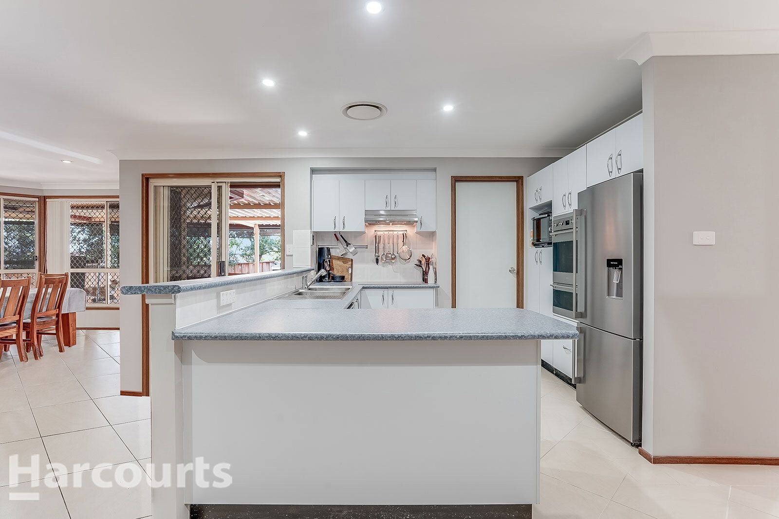 4 Harriet Place, Currans Hill NSW 2567, Image 2