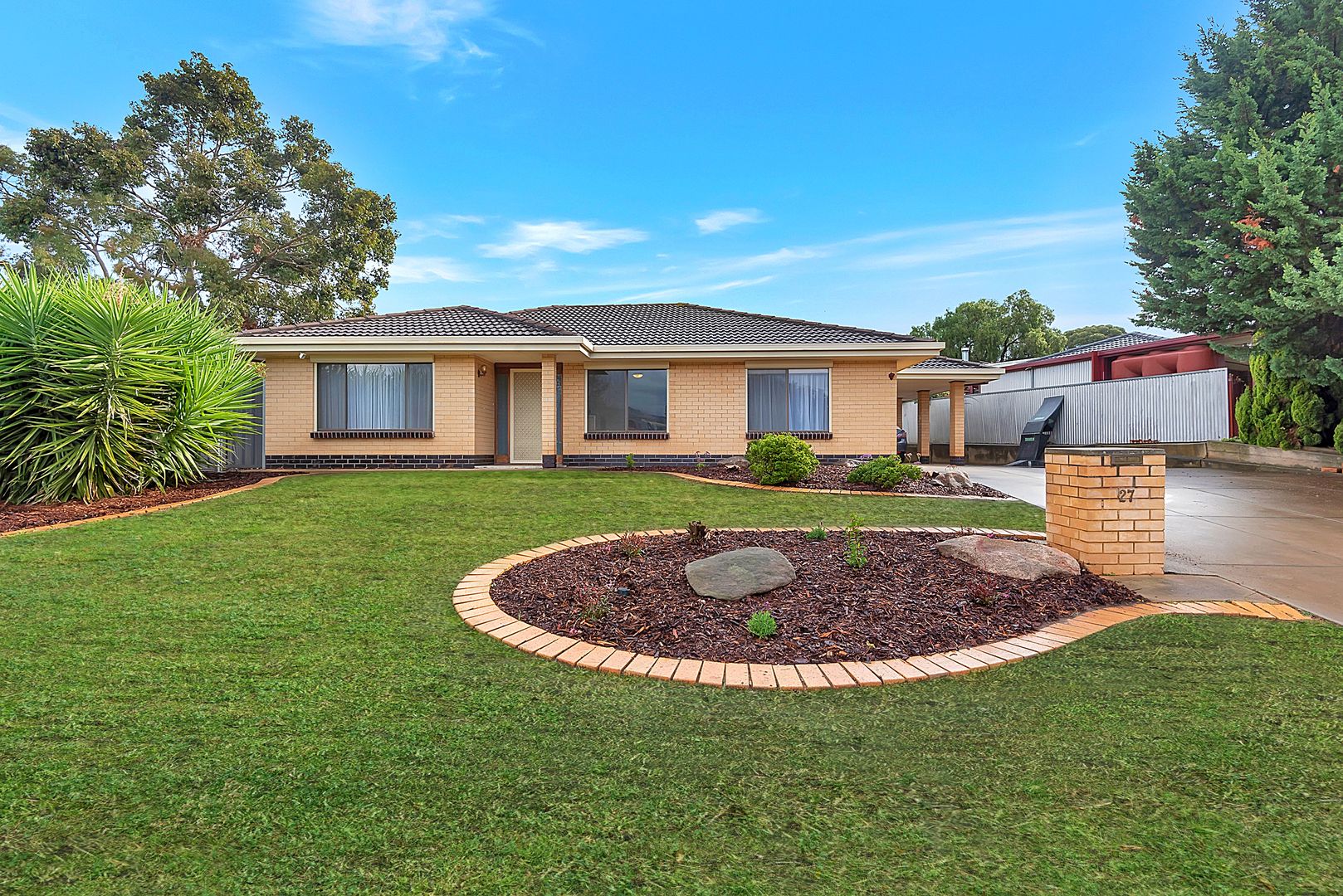 4 bedrooms House in 27 Zenobia Crescent MODBURY NORTH SA, 5092