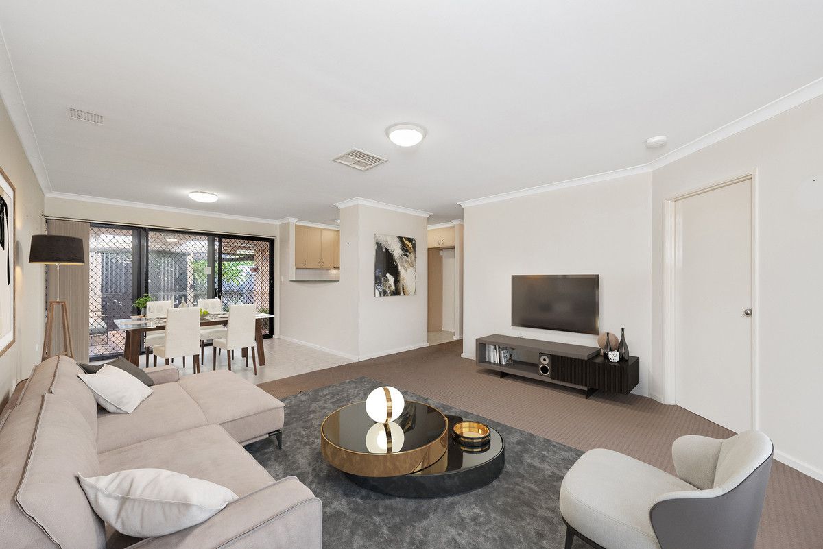 8/24 Royal Palm Drive, Warnbro WA 6169, Image 1