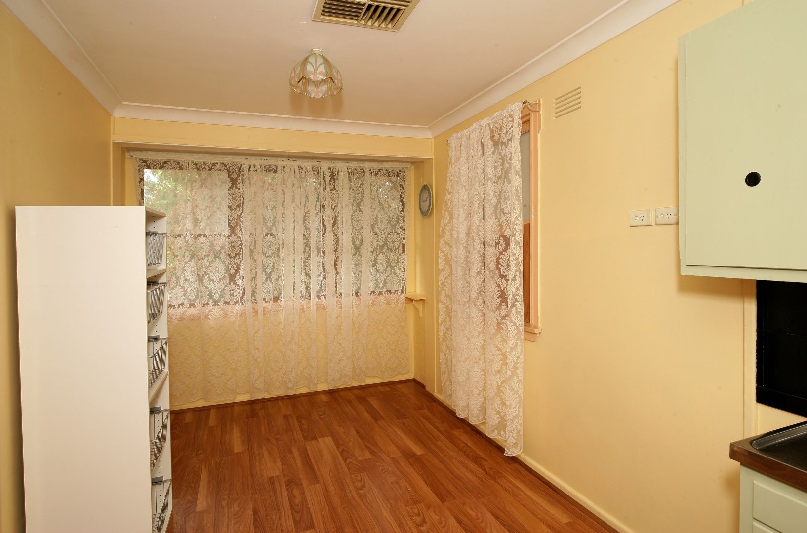 10 Immarna Place, Kooringal NSW 2650, Image 2