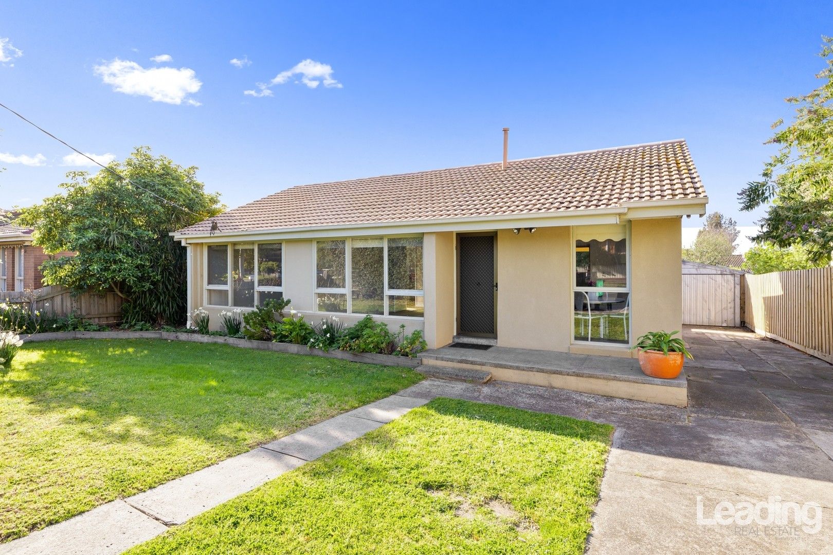 3 bedrooms House in 4 Dobell Avenue SUNBURY VIC, 3429